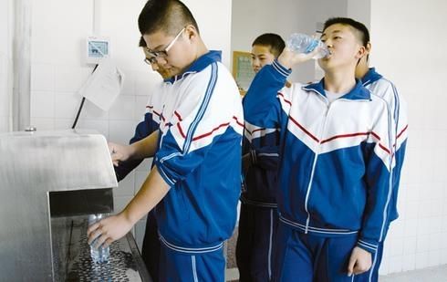 安徽溫熱直飲水機走進學校，不再害怕孩子被燙傷