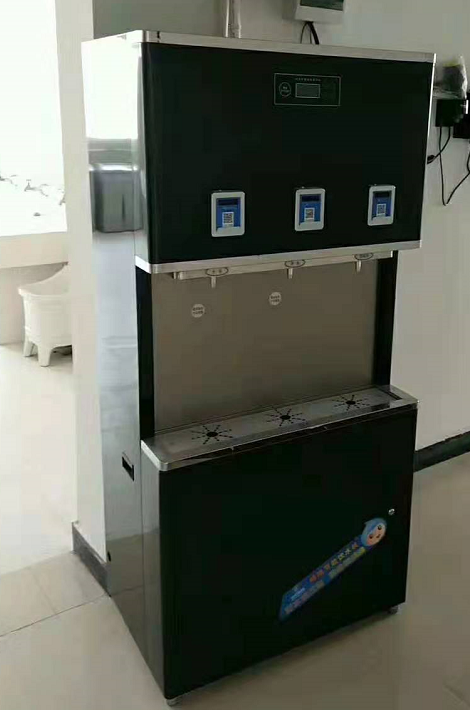 湖北步進(jìn)式智能刷卡/掃碼飲水機(jī)